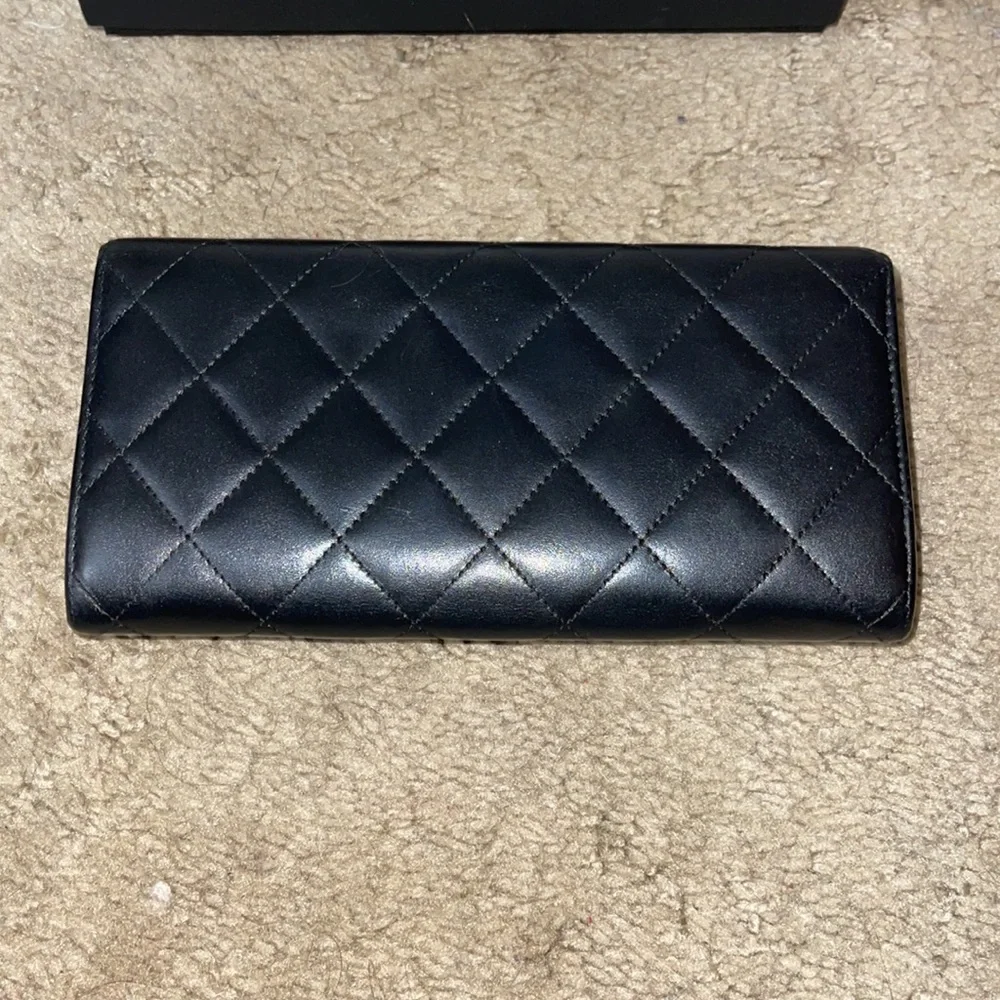 Chanel Black Wallet with Pink Interior. - Picture 4 of 8